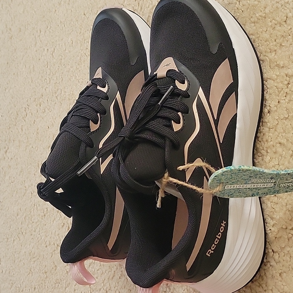 NWT Reebok Verse Black and LT Pink Sneakers